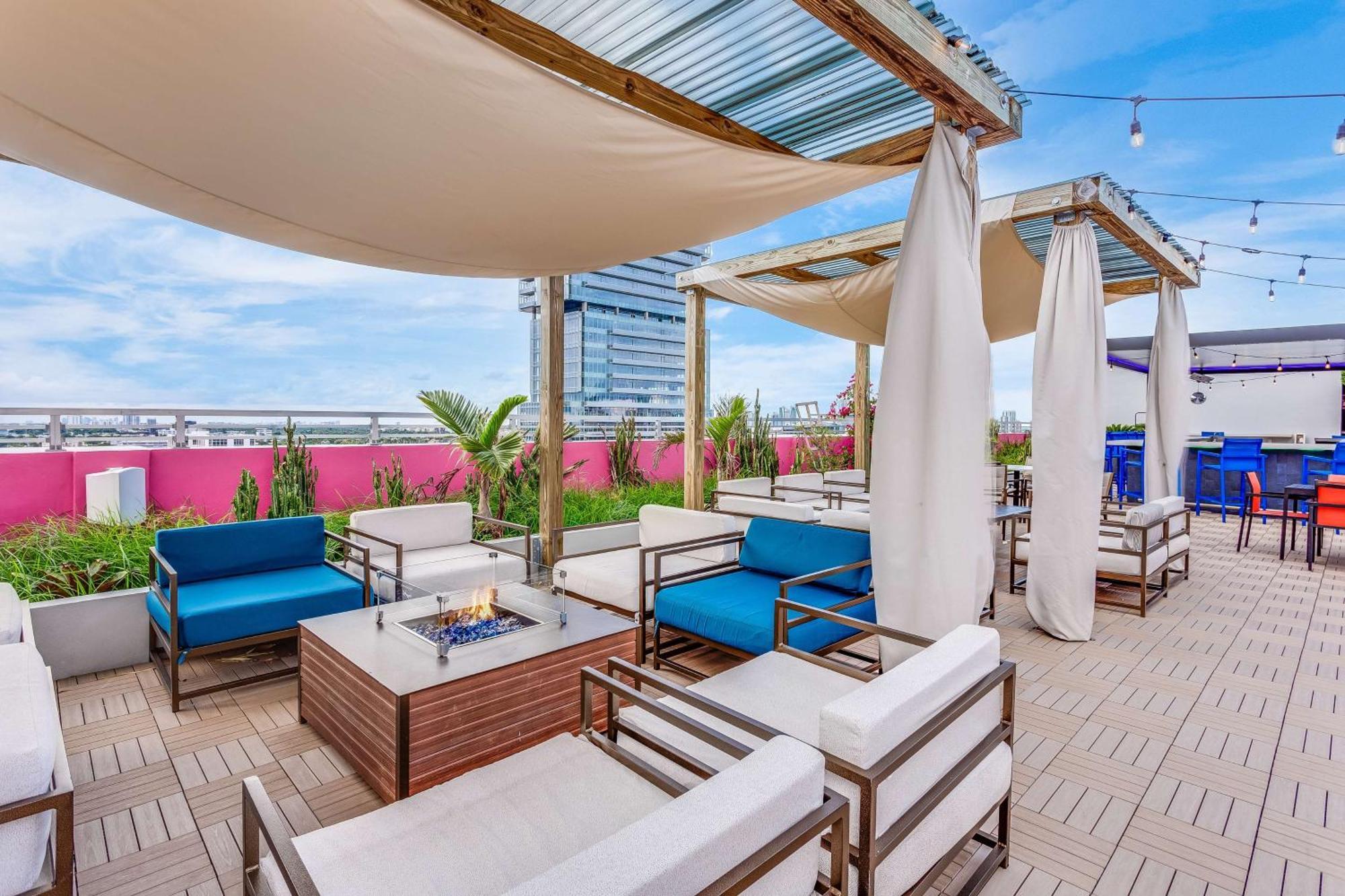 Serena Hotel Aventura Miami, Tapestry Collection By Hilton Kültér fotó